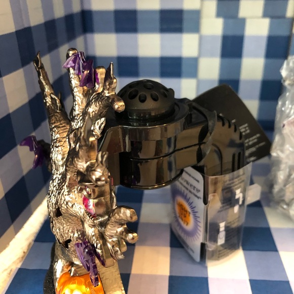 RETIRED 2022 BATH & BODYWORKS MONSTER TREE LIGHT UP WALLFLOWER T NIGHTLIGHT - Picture 2 of 8